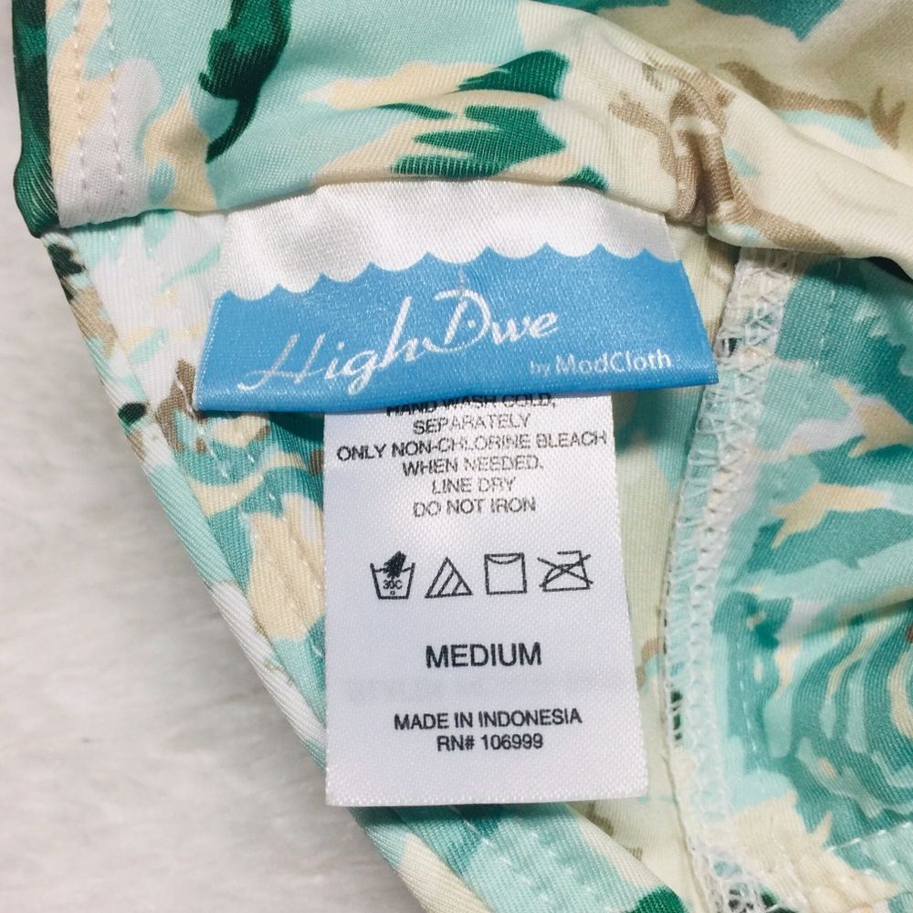 High Dive ModCloth One Piece Swim Roses Medium - Picture 8 of 8